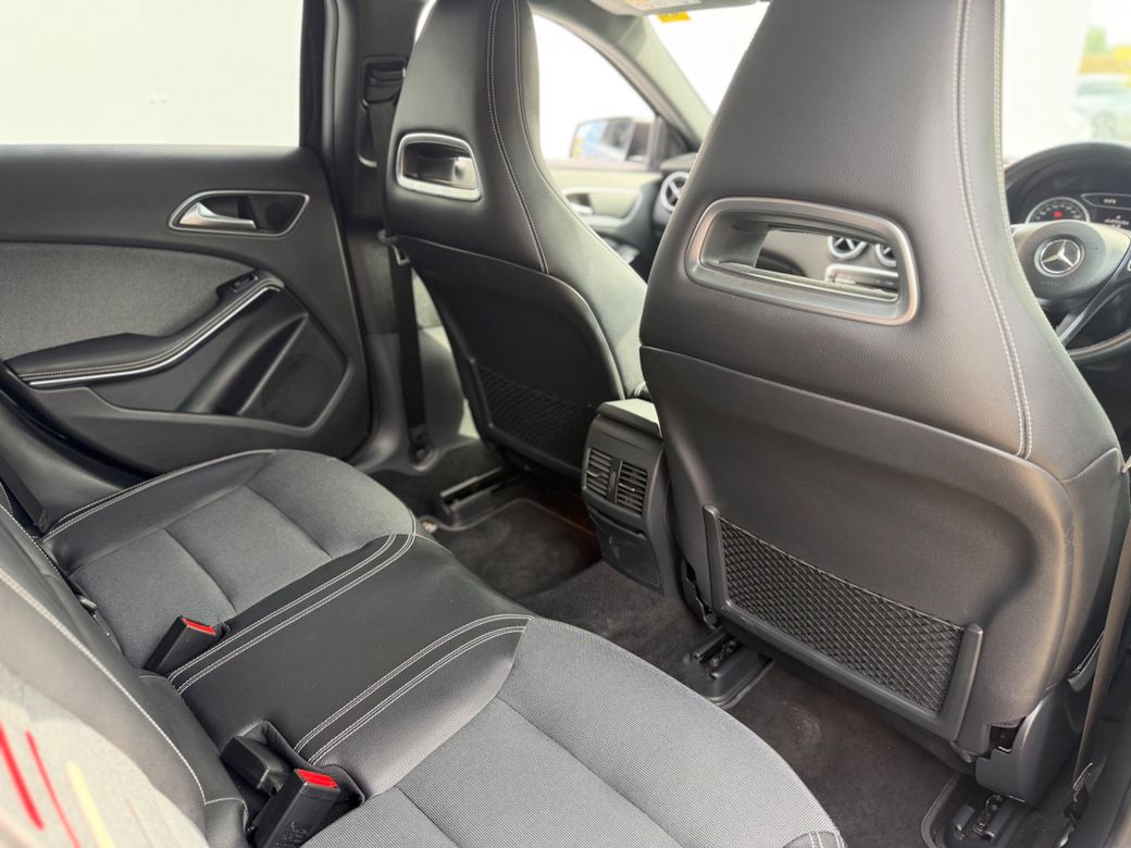 2016 Mercedes-Benz A 180