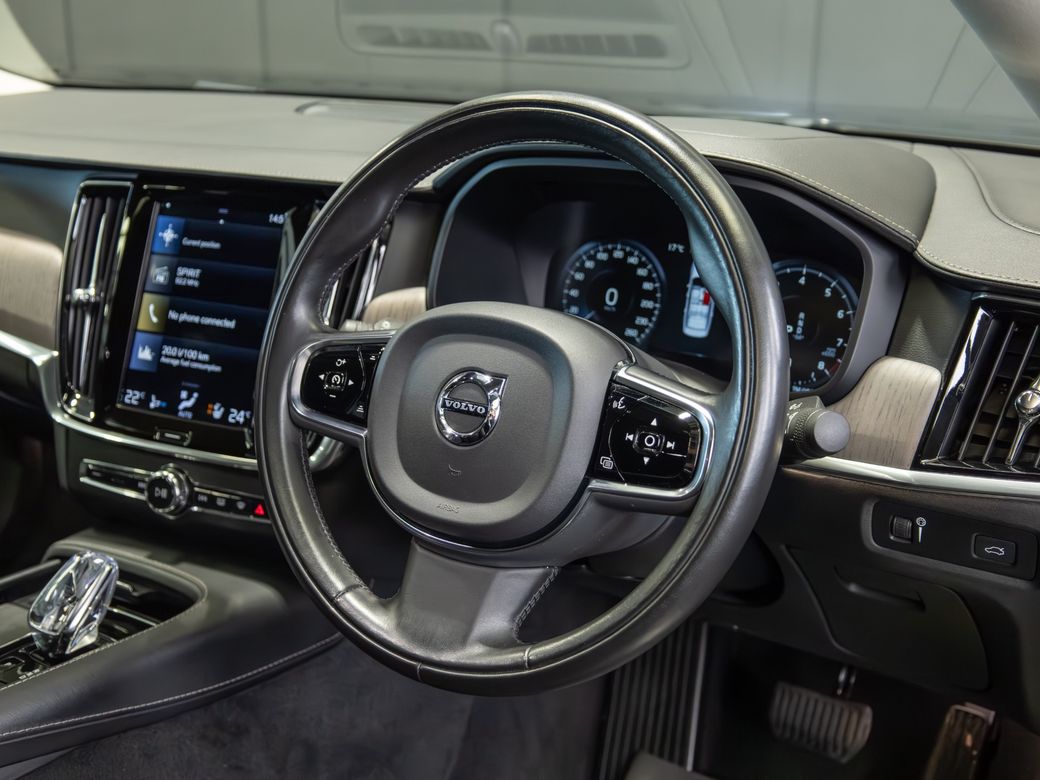 2021 Volvo S90
