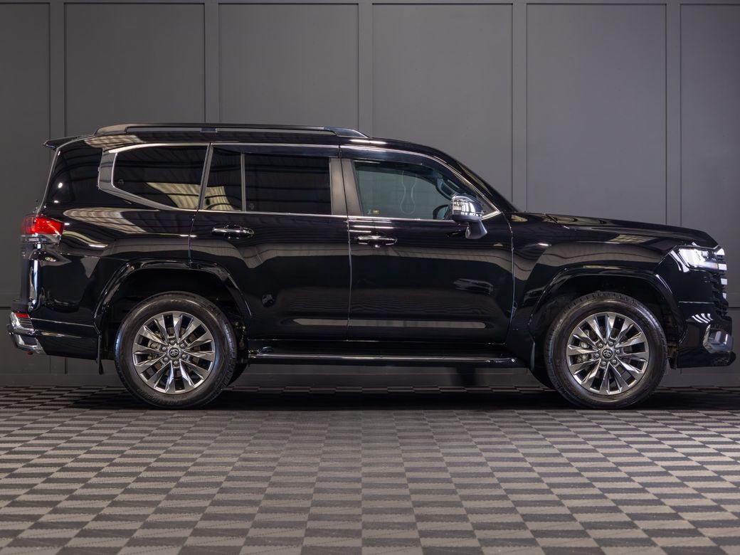 2024 Toyota Land Cruiser Amazon