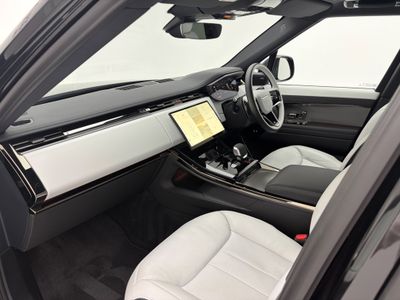 2025 Land Rover Range Rover Sport