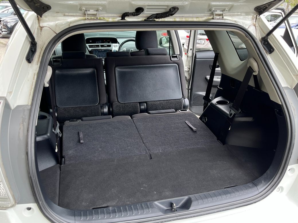 2016 Toyota Prius Alpha