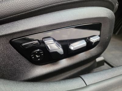 2023 BMW 520