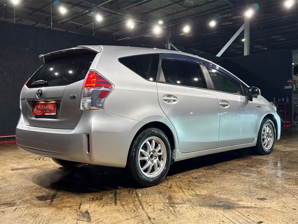 2019 Toyota Prius Alpha