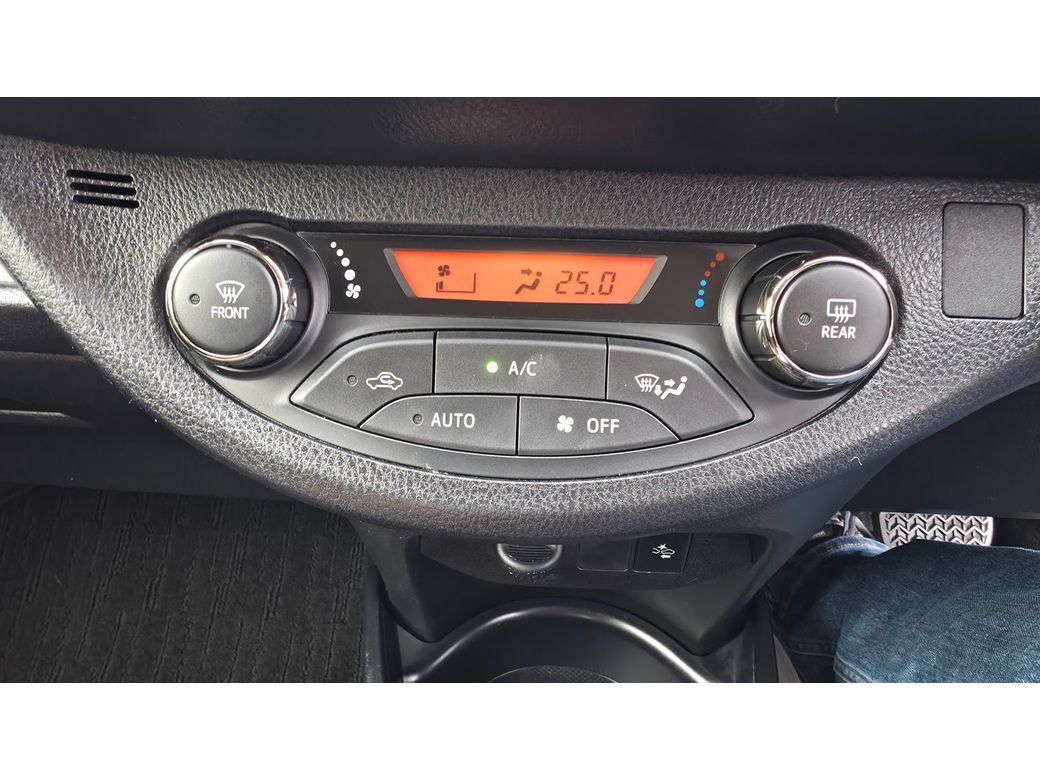 2017 Toyota Vitz