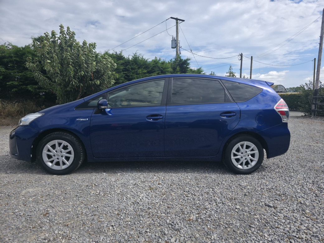 2017 Toyota Prius Alpha