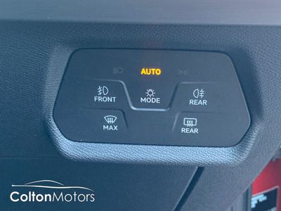 2025 SEAT Leon