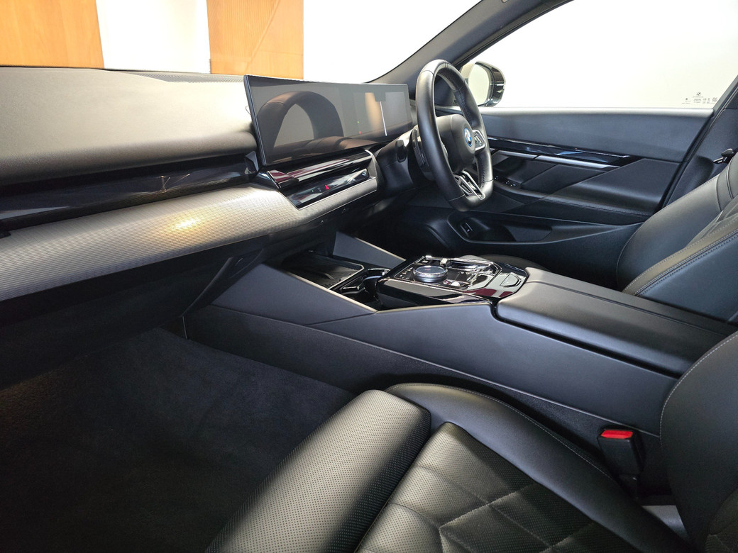 2025 BMW 5 Series