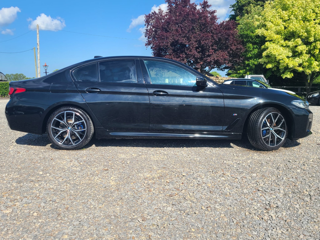 2021 BMW 530