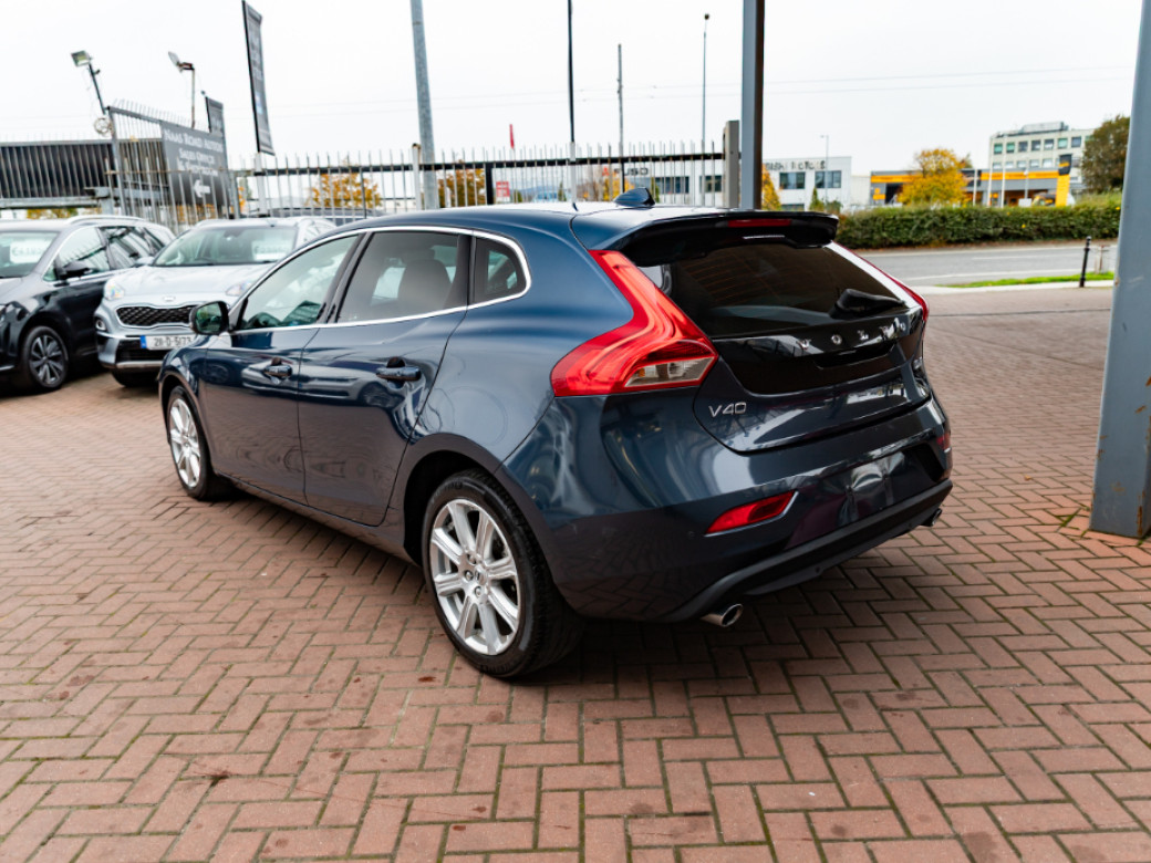 2016 Volvo V40