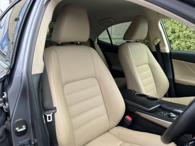 2019 Lexus IS 300h