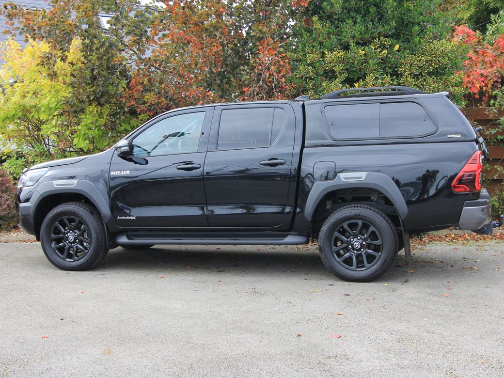 2025 Toyota Hilux