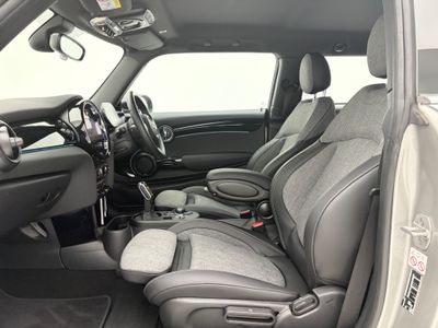 2023 Mini Hatch