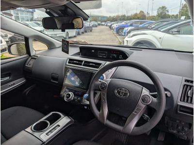 2019 Toyota Prius Alpha