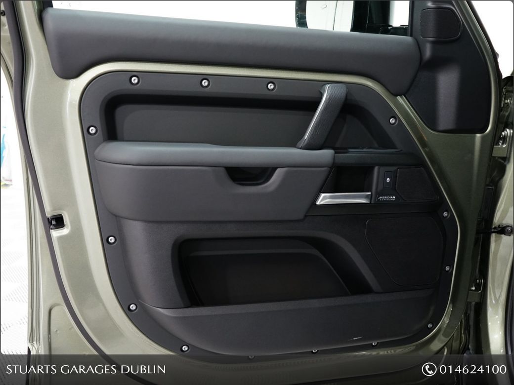 2025 Land Rover Defender