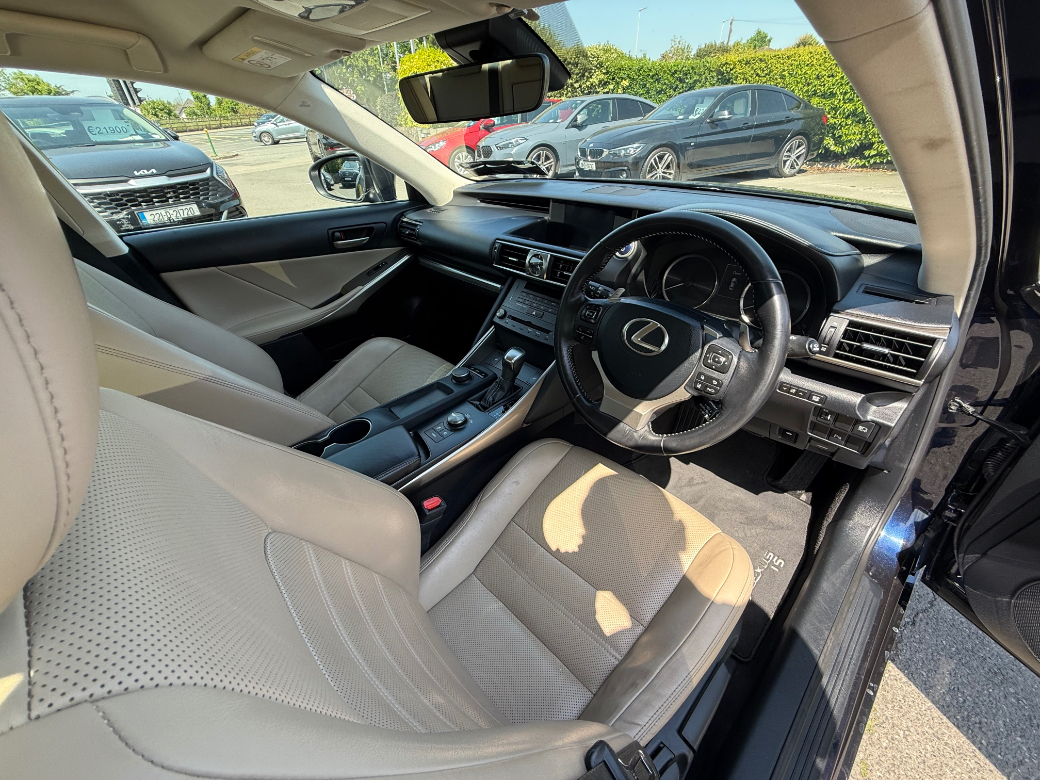 2019 Lexus IS