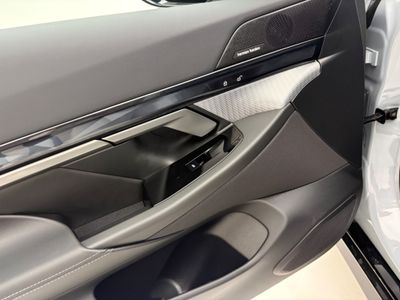 2025 BMW i5