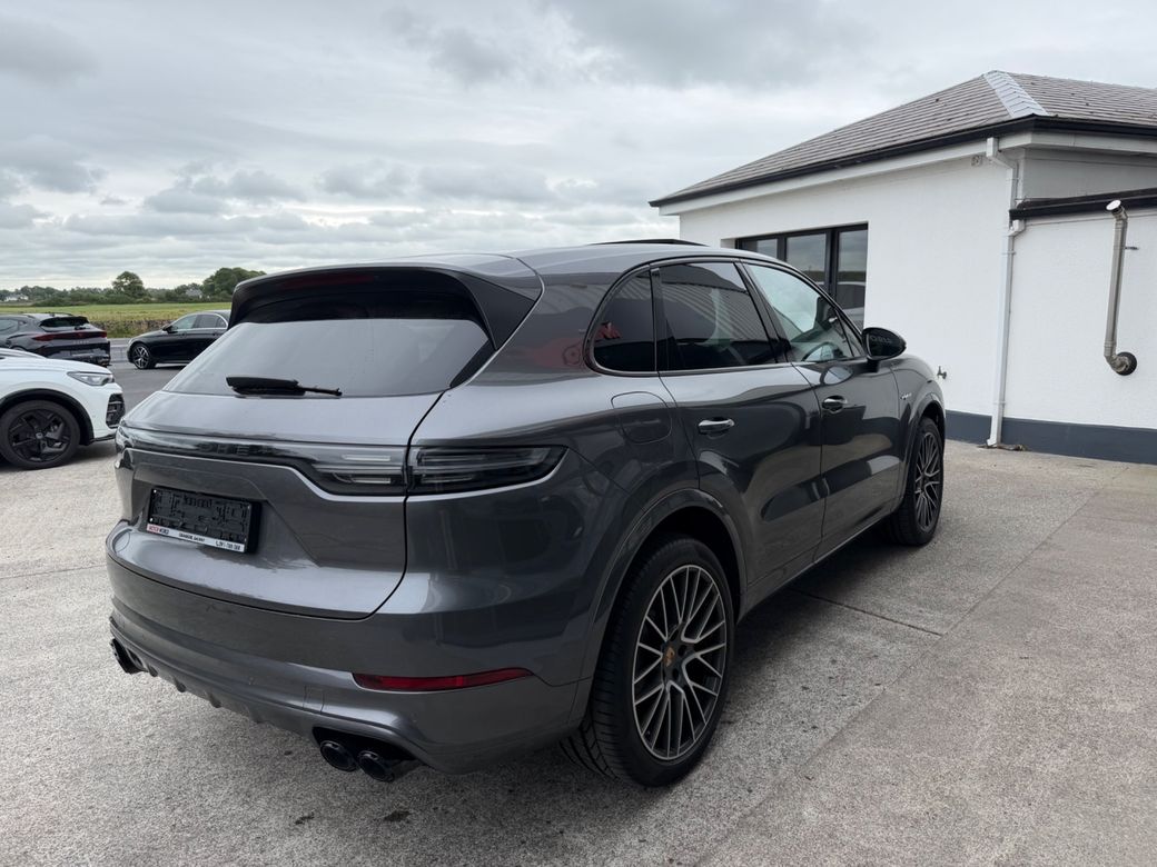 2023 Porsche Cayenne