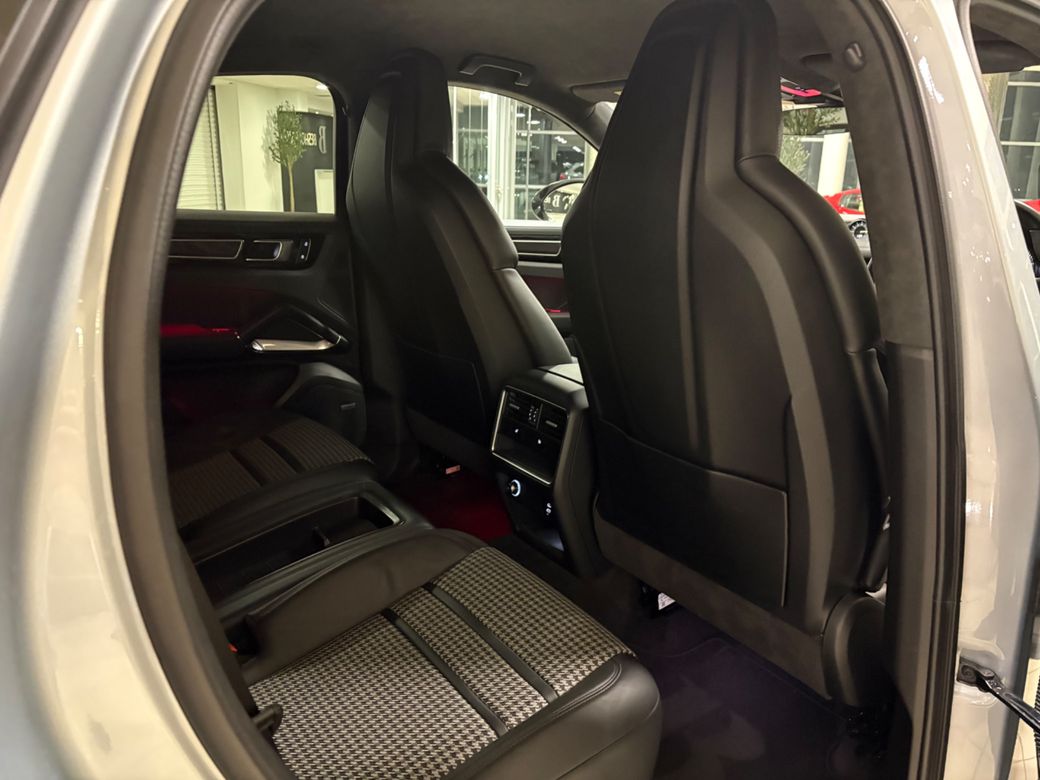 2022 Porsche Cayenne