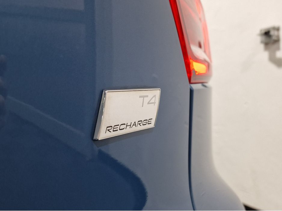 2023 Volvo XC40