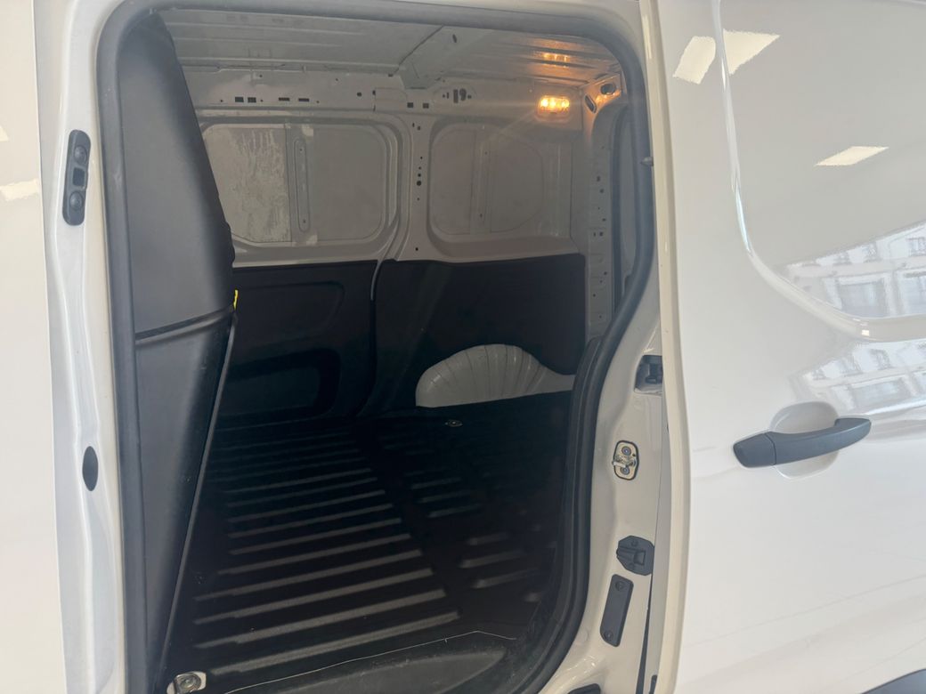 2025 Peugeot Partner
