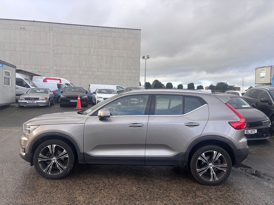 2022 Volvo XC40