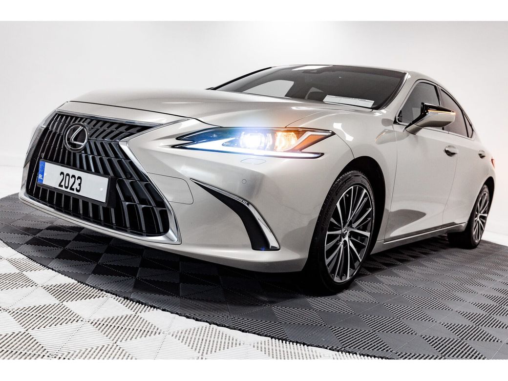 2023 Lexus ES 300h