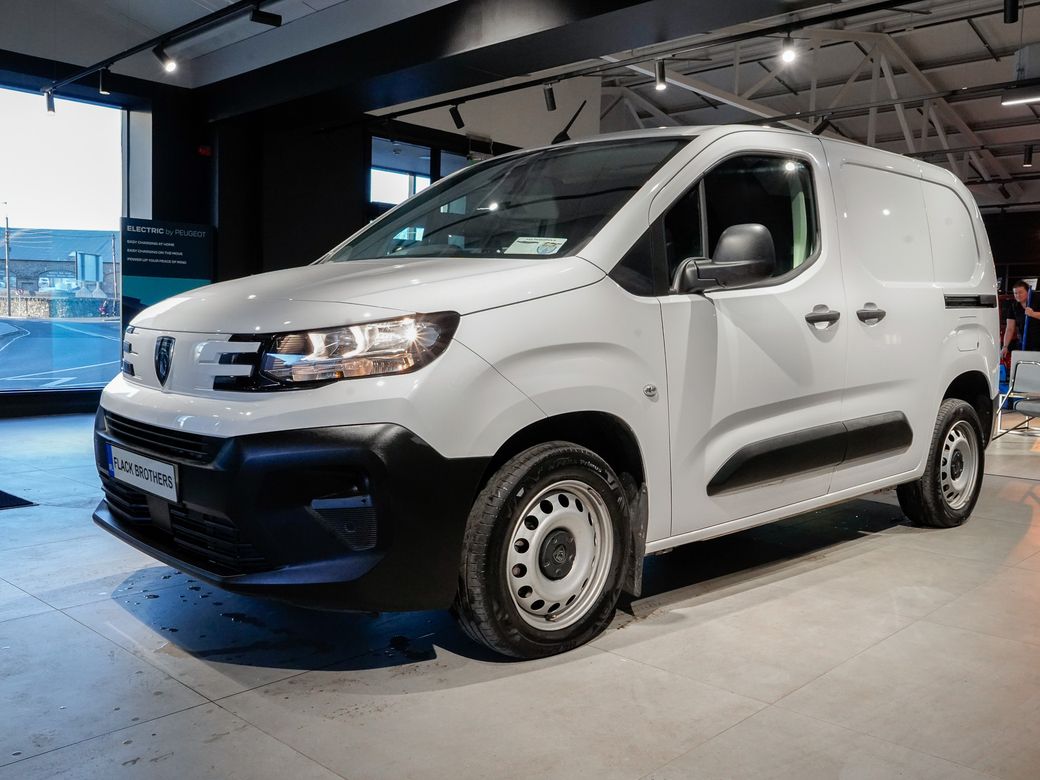 2025 Peugeot Partner