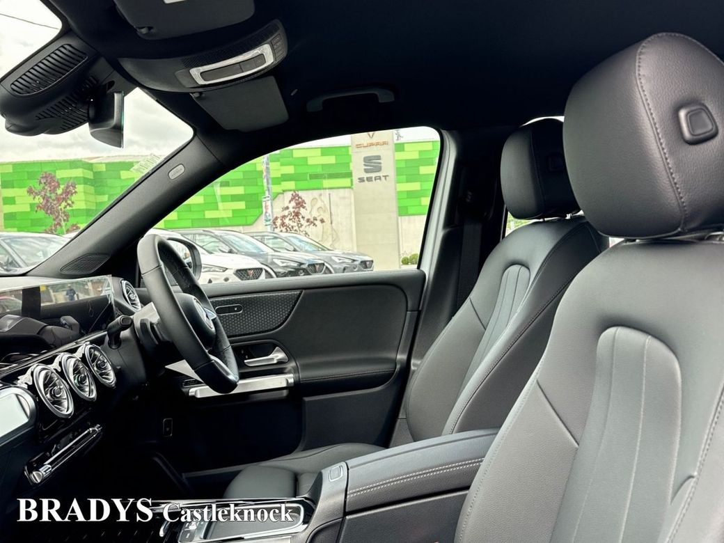 2025 Mercedes-Benz GLB Class
