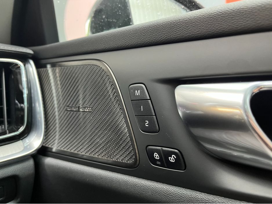 2024 Volvo V40