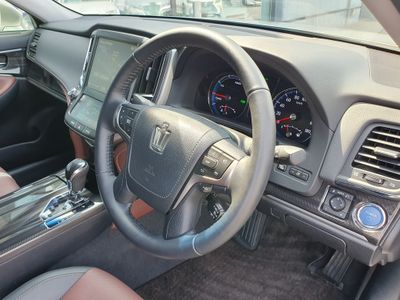 2014 Toyota Crown