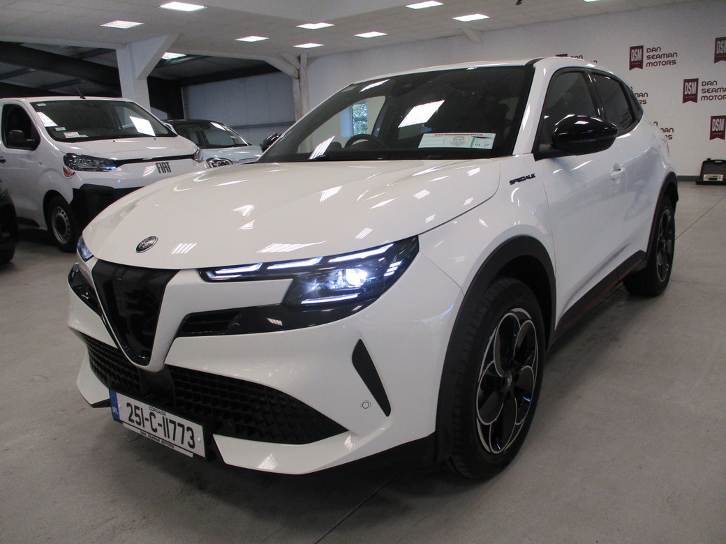 2025 Alfa Romeo Junior