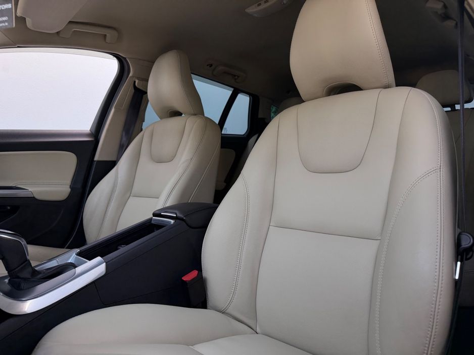 2017 Volvo V60 Cross Country