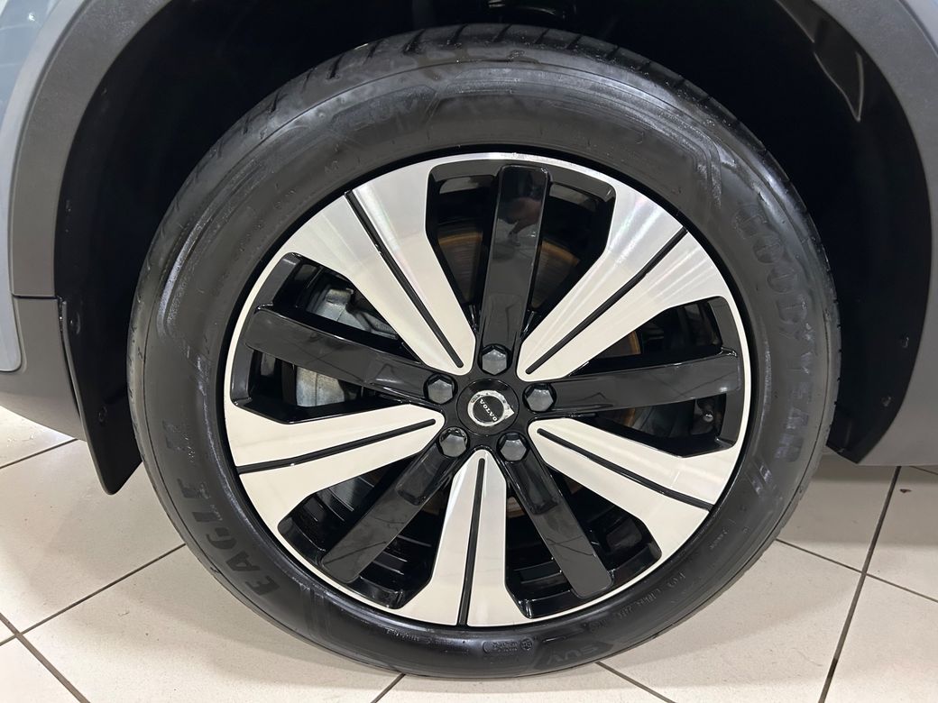 2023 Volvo XC40