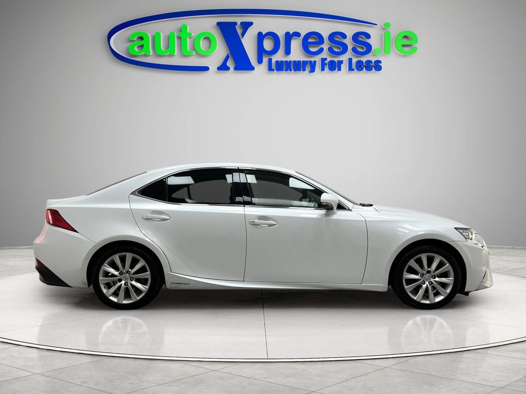 2015 Lexus IS 300h