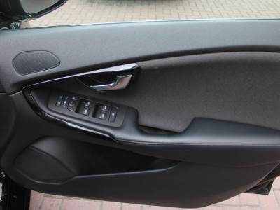 2019 Volvo V40