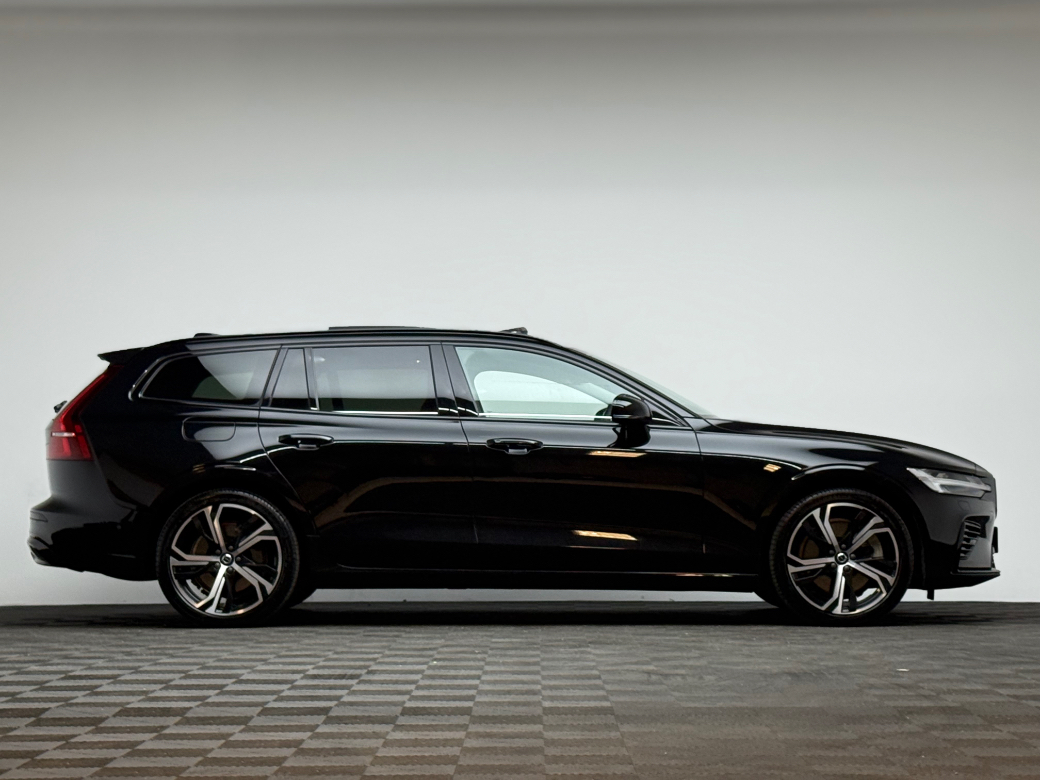 2025 Volvo V60