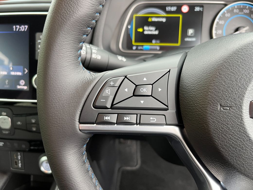 2025 Nissan Leaf