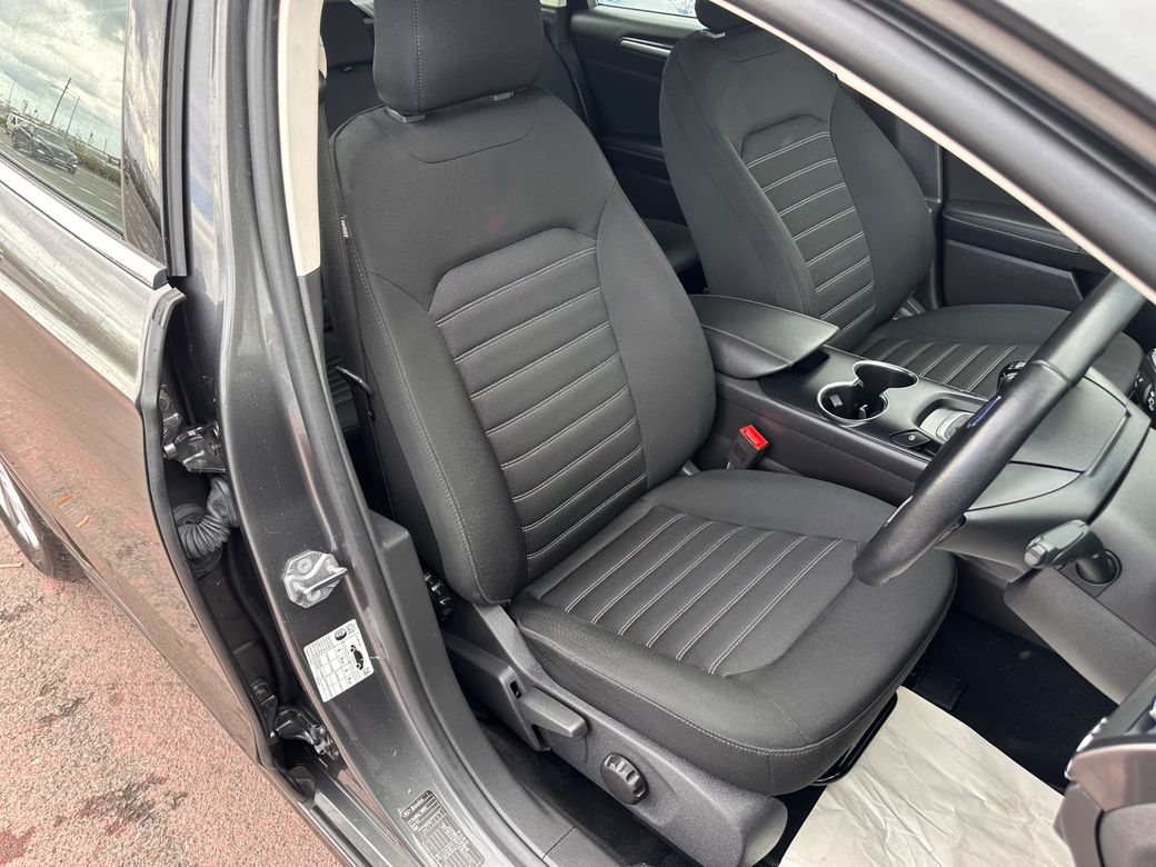 2021 Ford Mondeo