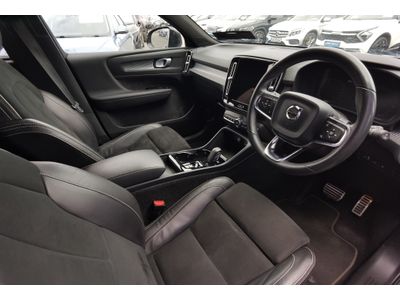 2022 Volvo XC40