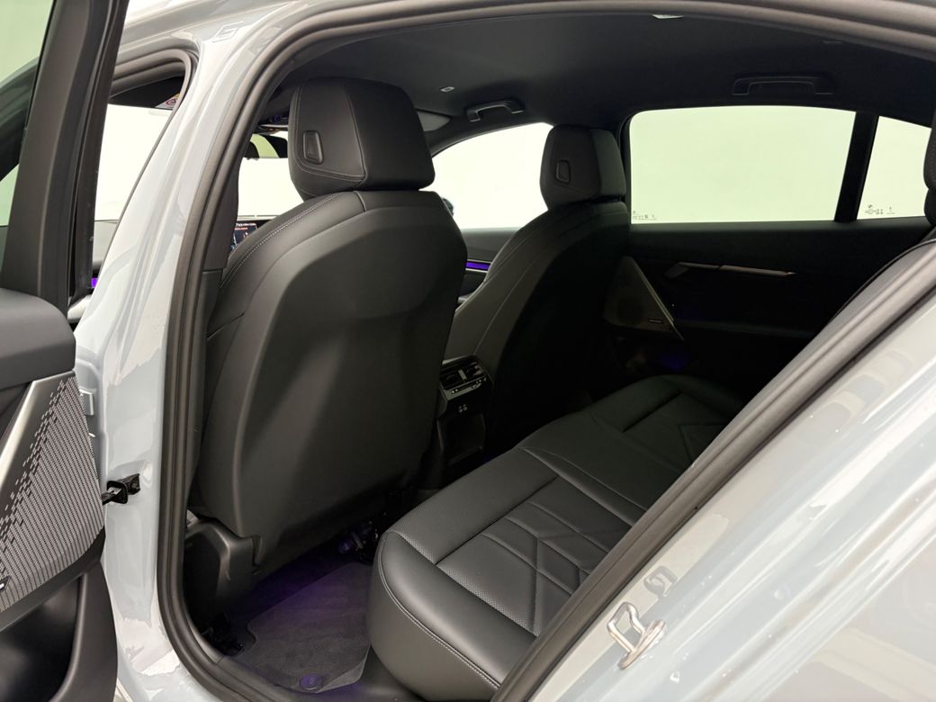 2024 BMW i5