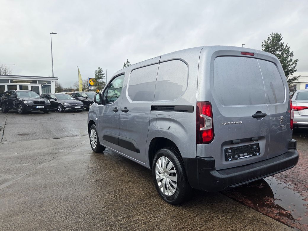 2021 Peugeot Partner