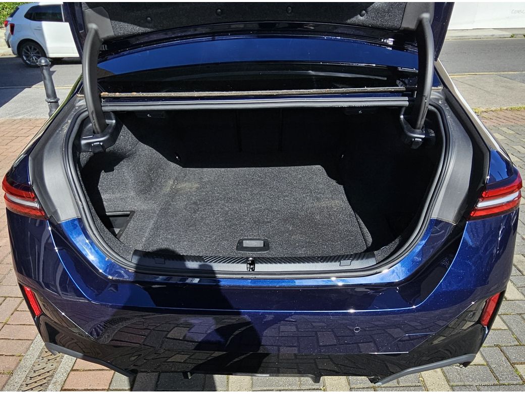 2024 BMW i5