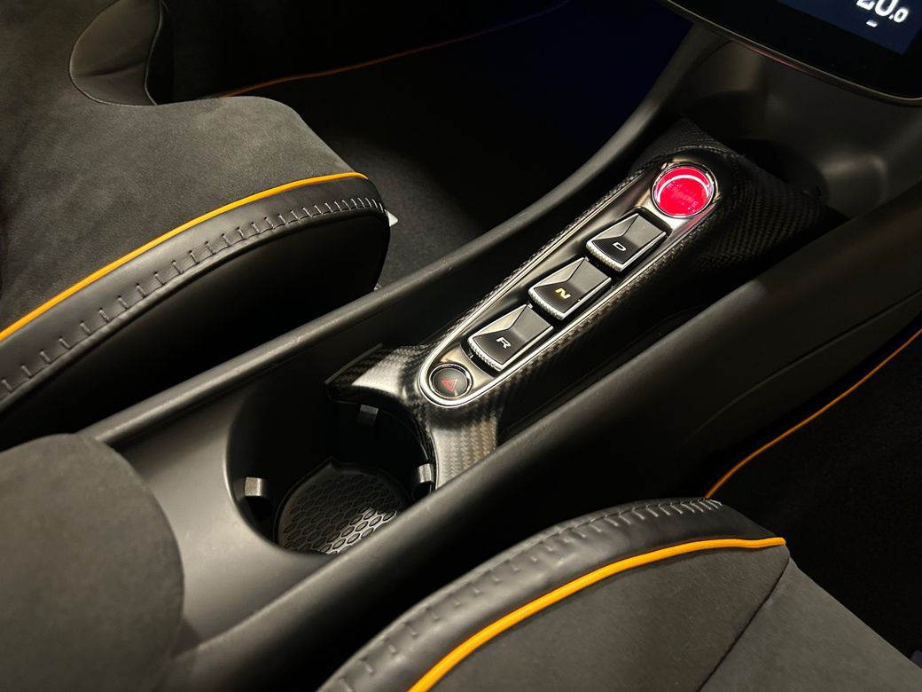 2023 McLaren Artura