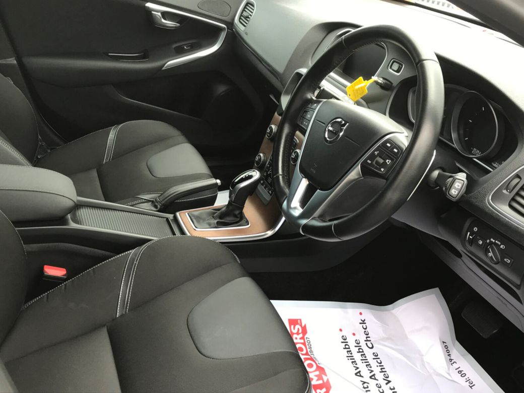 2017 Volvo V40