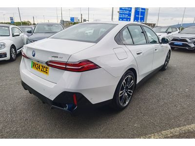 2024 BMW i5