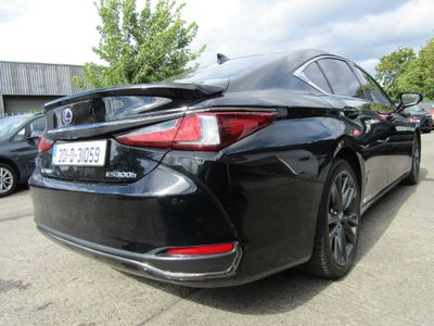2020 Lexus ES 300h
