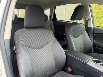 2020 Toyota Prius Alpha