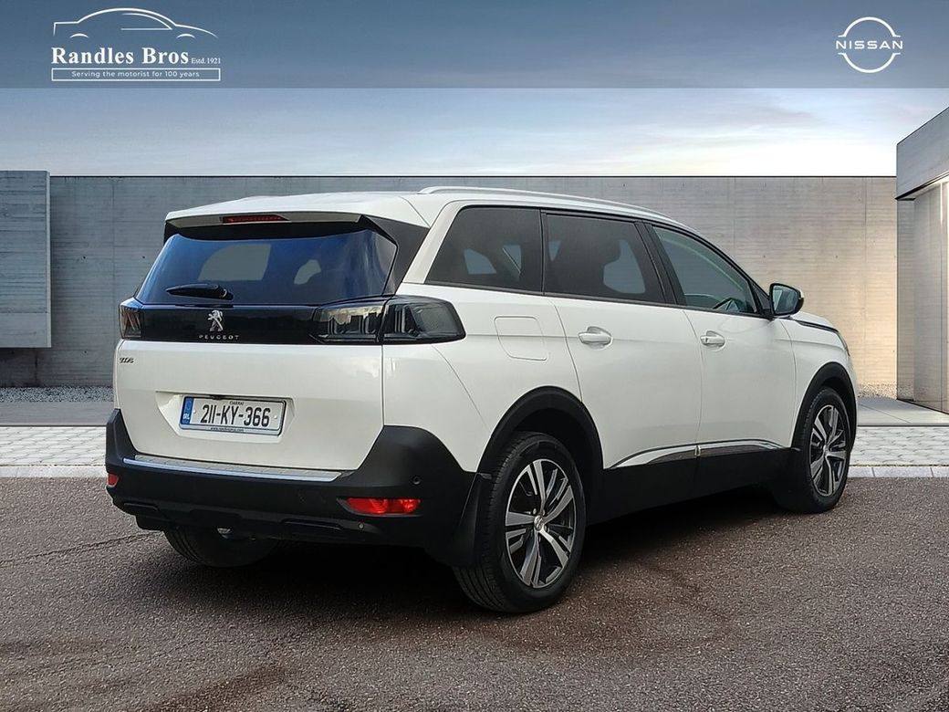 2021 Peugeot 5008
