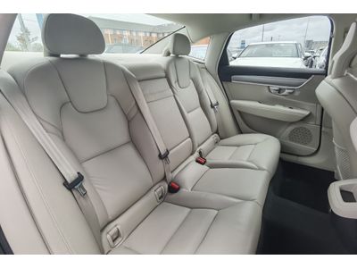 2017 Volvo S90