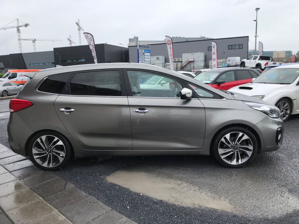 2017 Kia Carens